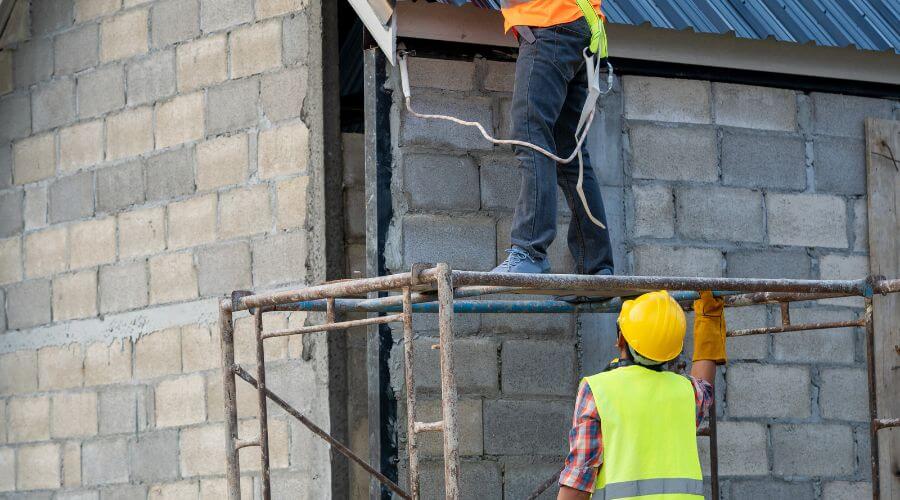 Professional residential roofers in Independence, CA